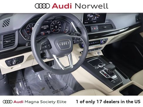 Used 2019 Audi Q5 2.0T Premium Plus w/ Premium Plus Package AWD/4WD image 2