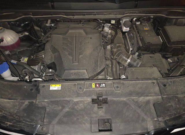 Used 2025 Kia Carnival FWD image 6