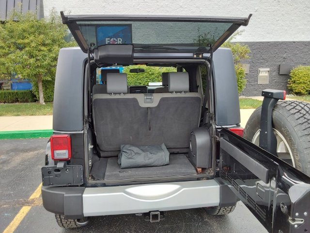 Used 2010 Jeep Wrangler Sahara w/ Trailer Tow Group AWD/4WD image 10