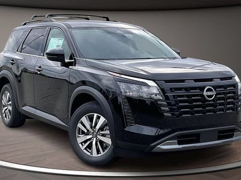 New 2026 Nissan Pathfinder SL w/ SL Premium Package FWD image 2