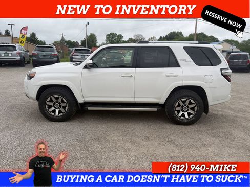 Used 2018 Toyota 4Runner TRD Off-Road Premium AWD/4WD image 3