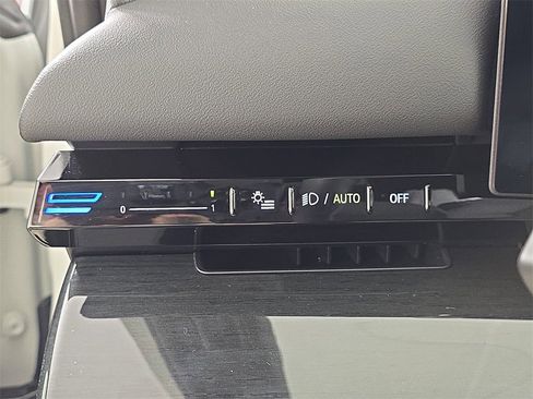 Used 2026 BMW 530i xDrive w/ Premium Package image 29