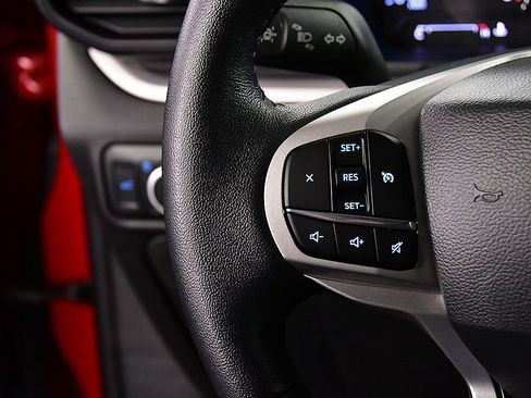 Used 2023 Ford Explorer XLT image 20