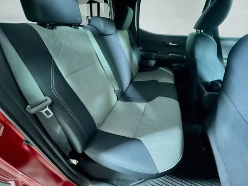 Certified 2020 Toyota Tacoma TRD Off-Road w/ Technology Package AWD/4WD image 23