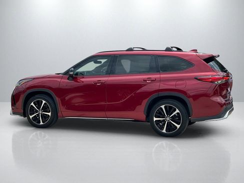 Used 2021 Toyota Highlander XSE FWD image 8