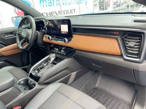 Used 2024 GMC Canyon AT4 image 28