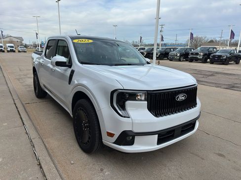 New 2025 Ford Maverick Lobo image 2