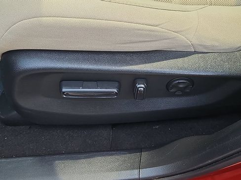 Used 2017 Honda CR-V EX image 19