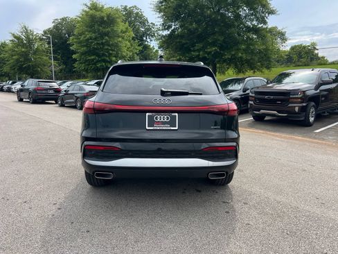Used 2025 Audi Q5 Premium Plus w/ Premium Plus AWD/4WD image 4