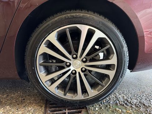 Certified 2018 Buick Regal Essence w/ Driver Confidence Package #1 AWD/4WD image 10