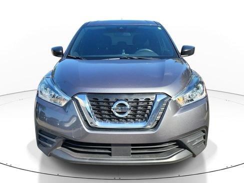 Used 2020 Nissan Kicks S FWD image 2