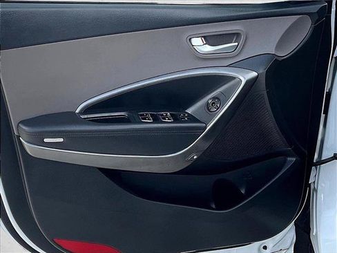 Used 2018 Hyundai Santa Fe Sport w/ 2.4L Value Package 02 FWD image 16
