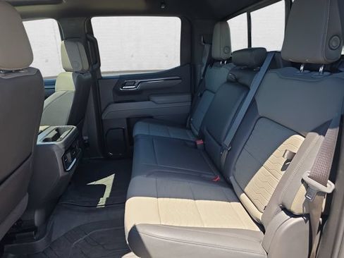 Used 2022 Chevrolet Silverado 1500 ZR2 w/ Technology Package AWD/4WD image 13