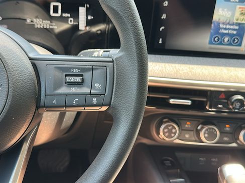 Used 2025 Nissan Kicks SV FWD image 14