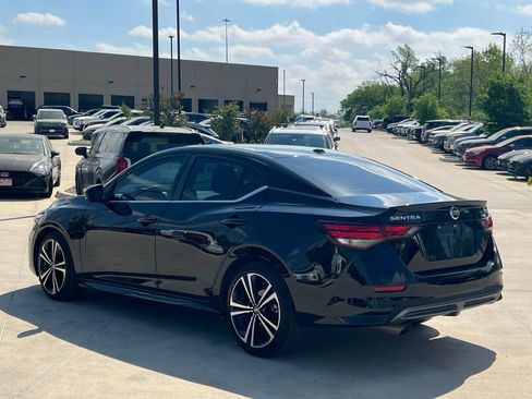 Used 2023 Nissan Sentra SR w/ SR Premium Package image 9