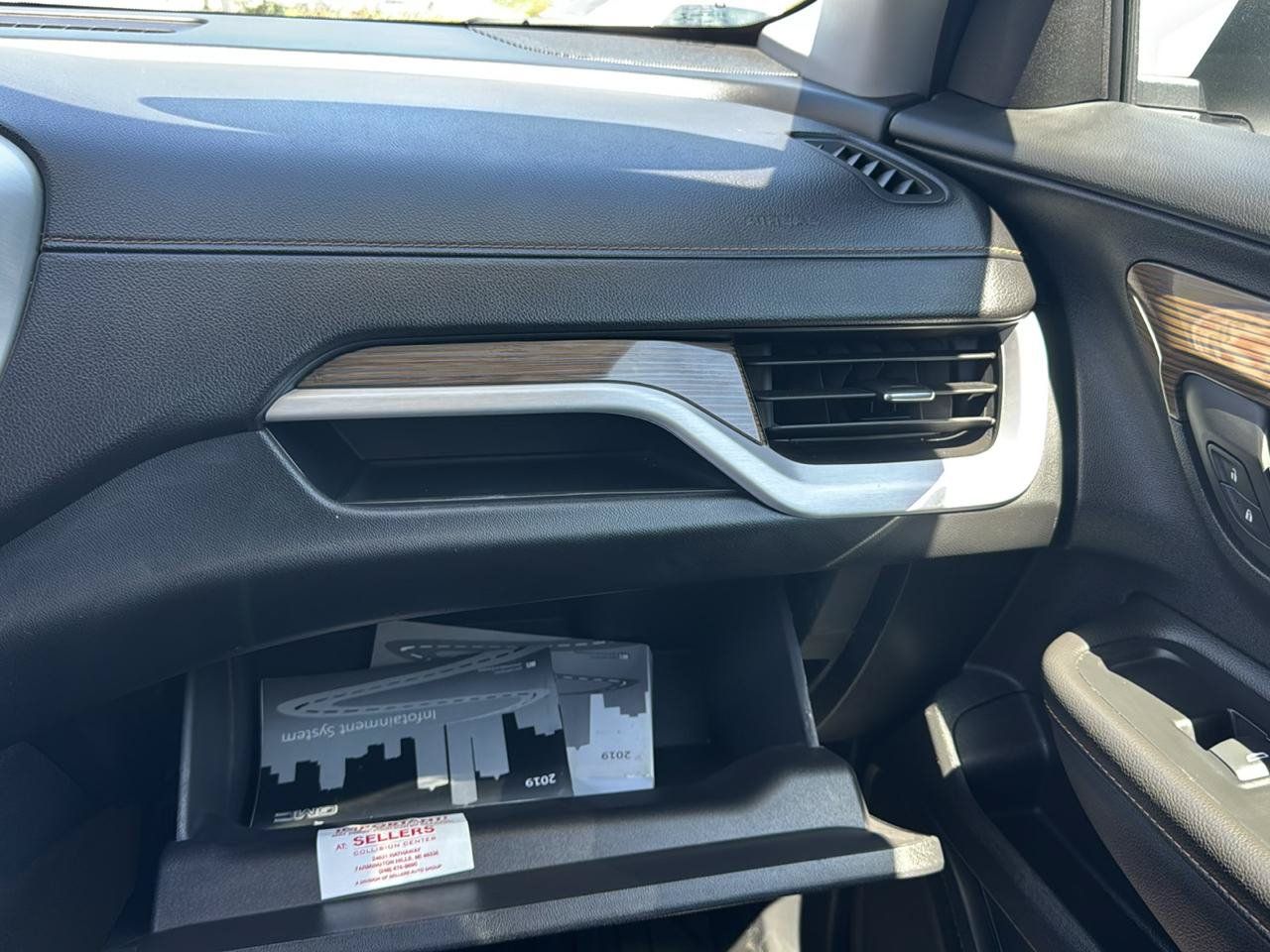 Used 2019 GMC Terrain SLE w/ Driver Convenience Package FWD image 19