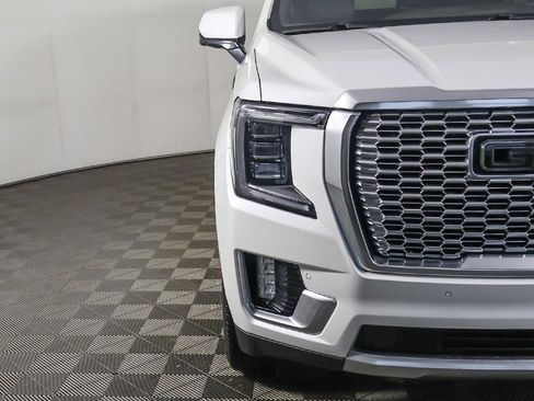 Used 2021 GMC Yukon Denali w/ Denali Premium Package image 22