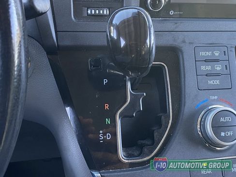 Used 2019 Toyota Sienna XLE FWD image 31