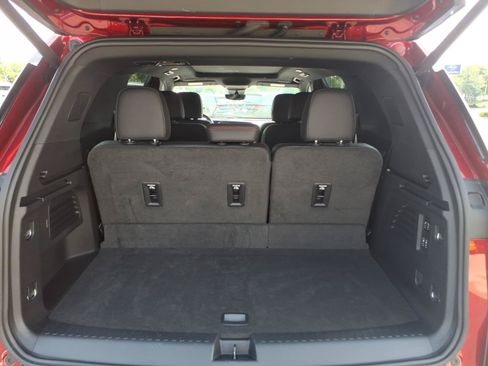 Used 2024 Chevrolet Traverse RS FWD image 15