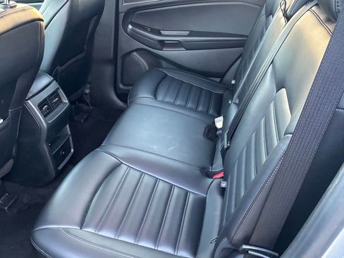 Used 2024 Ford Edge SEL image 11