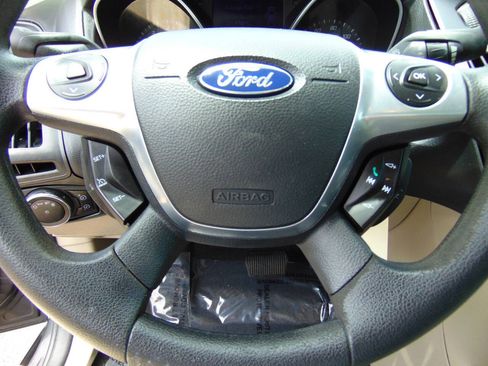 Used 2013 Ford Focus SE FWD image 21