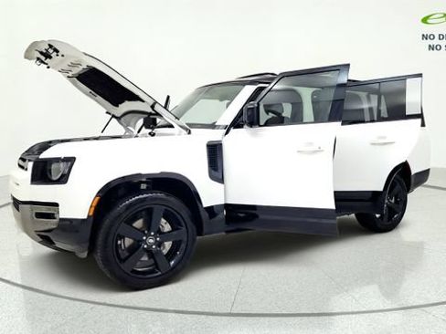 Used 2024 Land Rover Defender 130 X-Dynamic SE AWD/4WD image 14