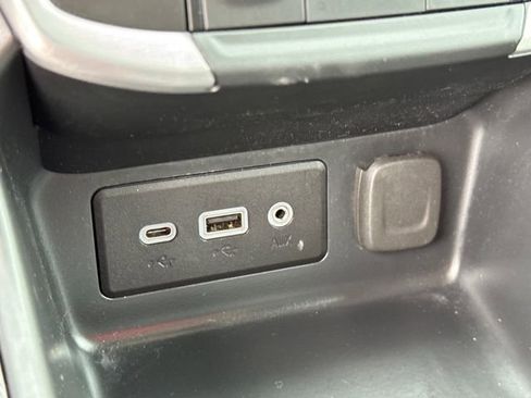 Used 2024 GMC Terrain SLE image 24