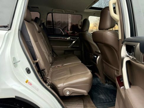 Used 2016 Lexus GX 460 image 28