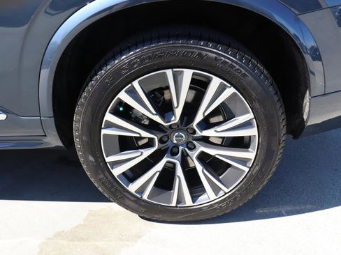 Used 2022 Volvo XC90 T8 Inscription Expression w/ Protection Package image 9