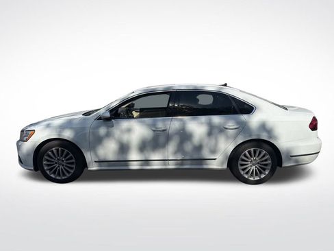 Used 2017 Volkswagen Passat 1.8T SE image 8