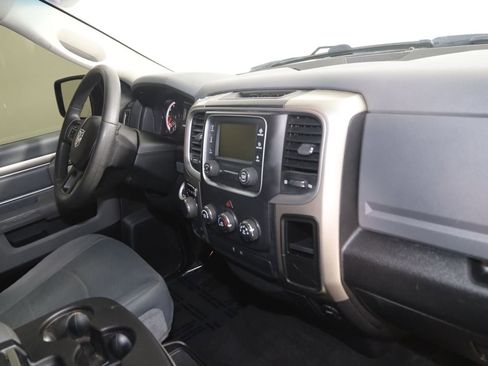 Used 2018 RAM 1500 Classic SLT image 35