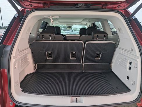 Certified 2025 GMC Acadia Denali w/ Super Cruise Package FWD image 24