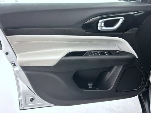Certified 2025 Jeep Compass Limited AWD/4WD image 9