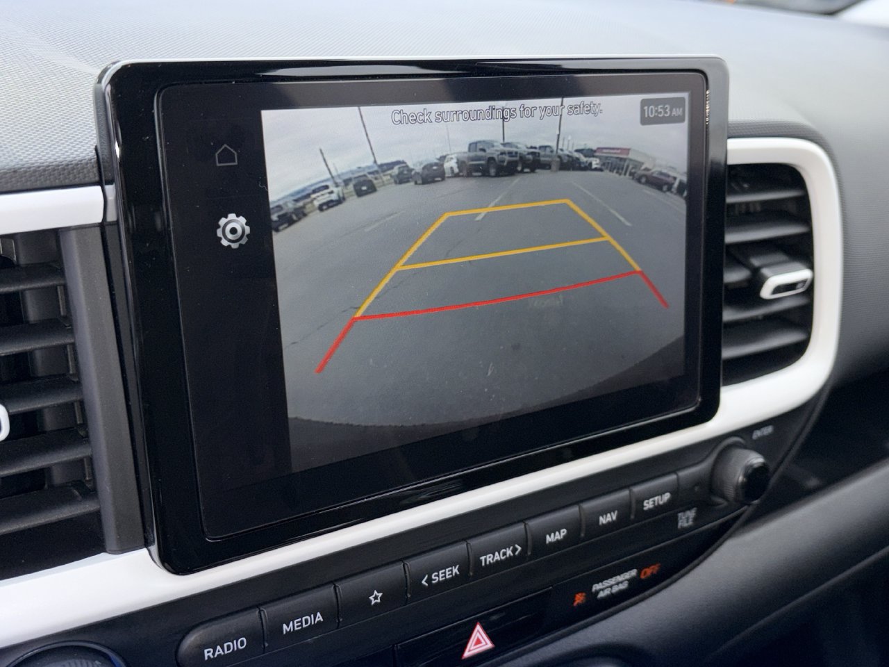 Used 2025 Hyundai Venue Limited FWD image 4