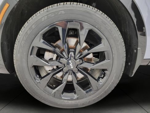 Used 2023 Kia Sorento SX AWD/4WD image 3