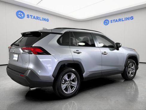 Used 2025 Toyota RAV4 LE AWD/4WD image 9