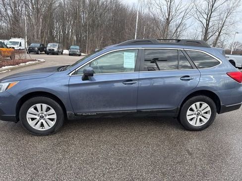 Used 2017 Subaru Outback 2.5i Premium image 4
