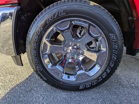 New 2026 RAM 1500 4x4 Crew Cab image 10