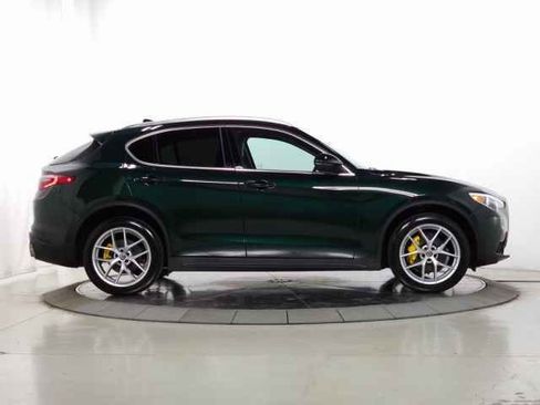 Used 2019 Alfa Romeo Stelvio AWD image 9