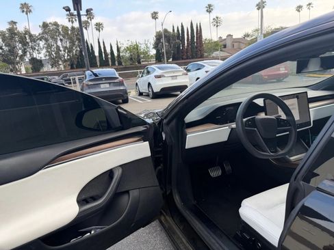 Used 2022 Tesla Model S AWD/4WD image 3