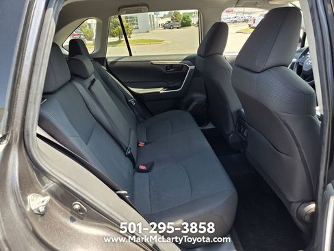 Used 2022 Toyota RAV4 LE FWD image 14