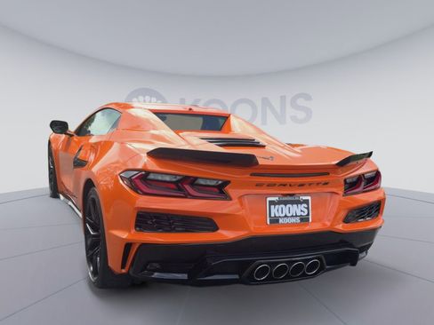 Used 2023 Chevrolet Corvette Z06 w/ Stealth Interior Trim Package RWD image 11