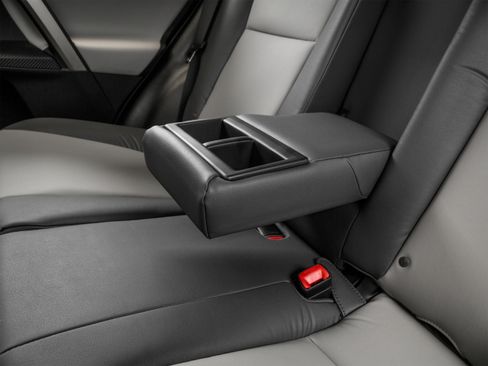 Used 2015 Toyota RAV4 Limited FWD image 38