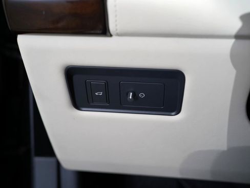 Used 2019 Land Rover Range Rover Long Wheelbase Autobiography AWD/4WD image 24