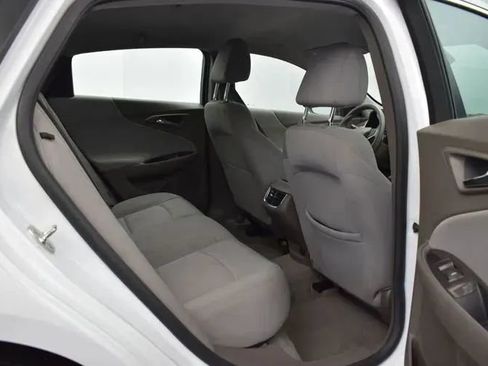 Used 2025 Chevrolet Malibu LT FWD image 17