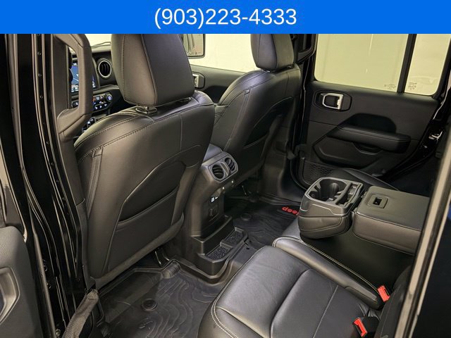 Used 2018 Jeep Wrangler Unlimited Sahara AWD/4WD image 21