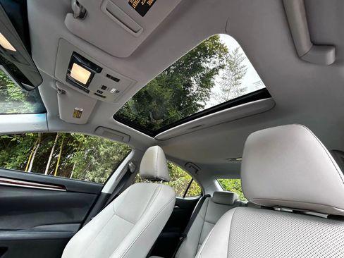 Used 2018 Lexus ES 350 w/ Navigation System Package image 35