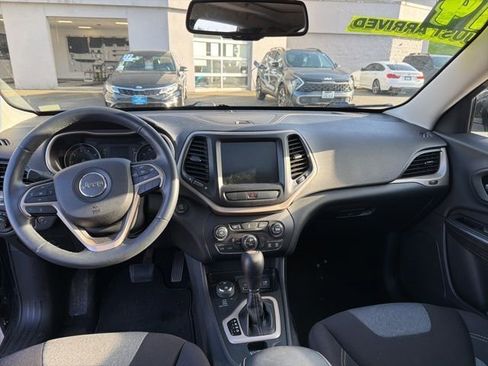 Used 2014 Jeep Cherokee Latitude w/ Comfort/Convenience Group AWD/4WD image 10