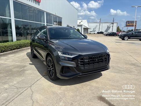 Used 2023 Audi Q8 Prestige w/ Prestige Package AWD/4WD image 3