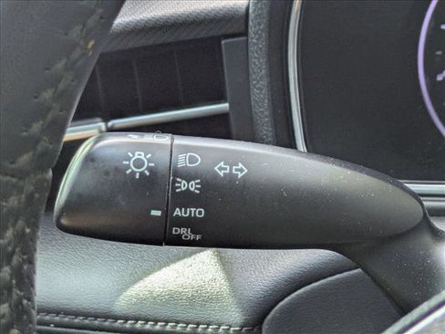 Used 2019 Toyota Avalon XSE FWD image 10